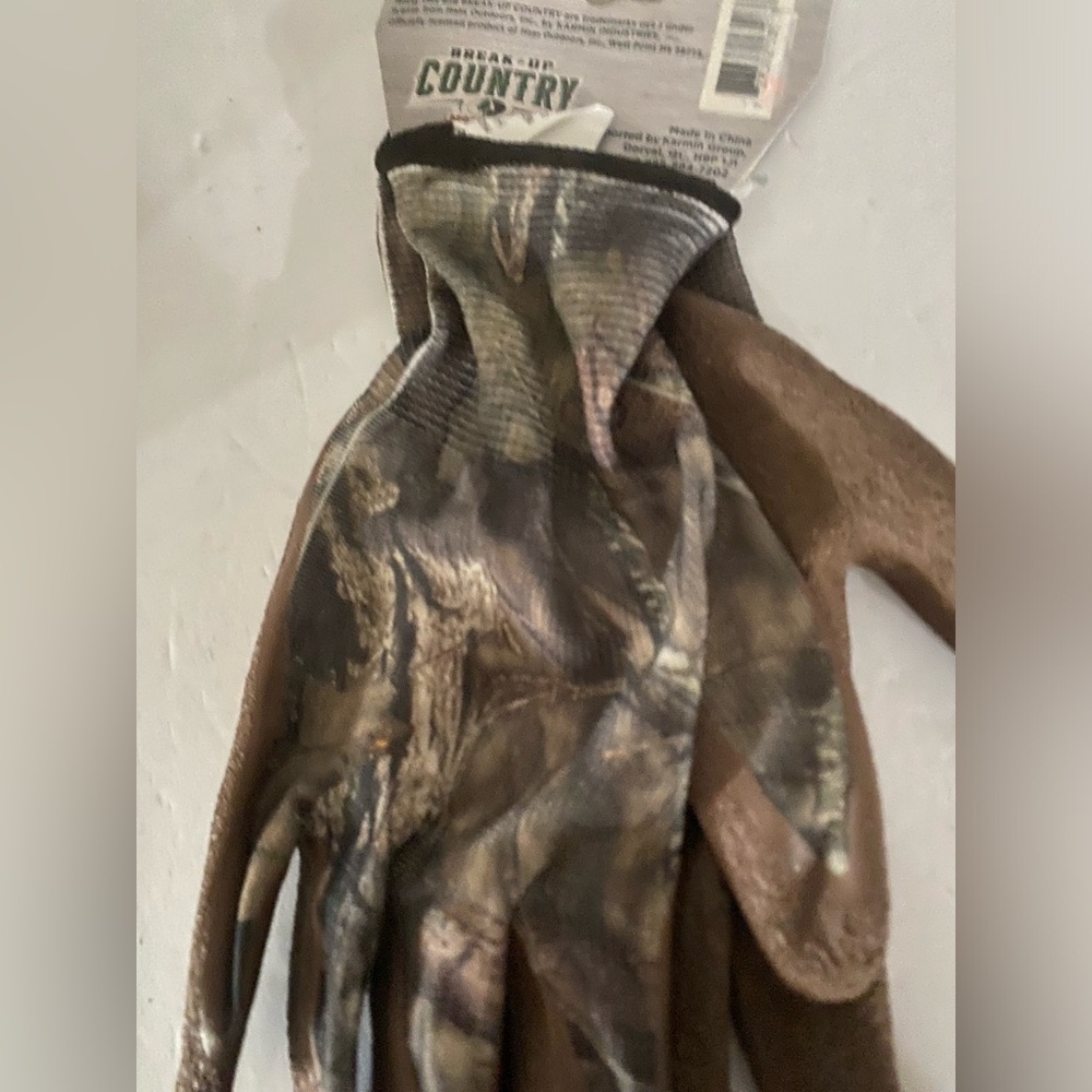 Mossy Oak Camo Brown and Green Hunting Gloves